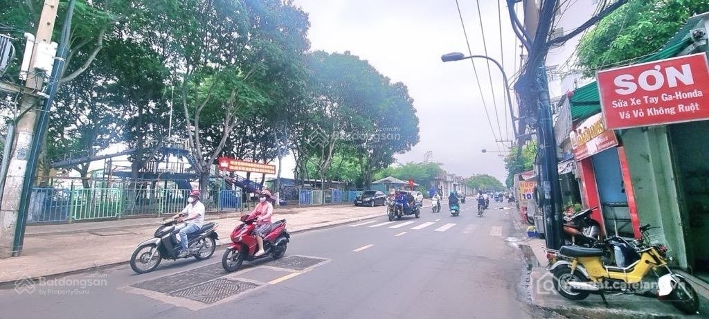 Bán nhà riêng: 8tỷ-6,3x14-DTCN 92m-Đỗ Xe Hơi Tại Nhà Thờ Xóm Chiếu-Thông Tứ Tung