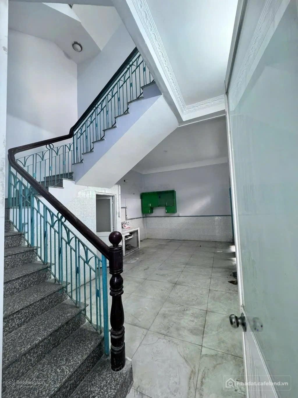 Bán nhà riêng: 18 tỷ 8 mặt tiền cư xá Bình Thới (đường số 2) quận 11, 4 x 16m, 3
