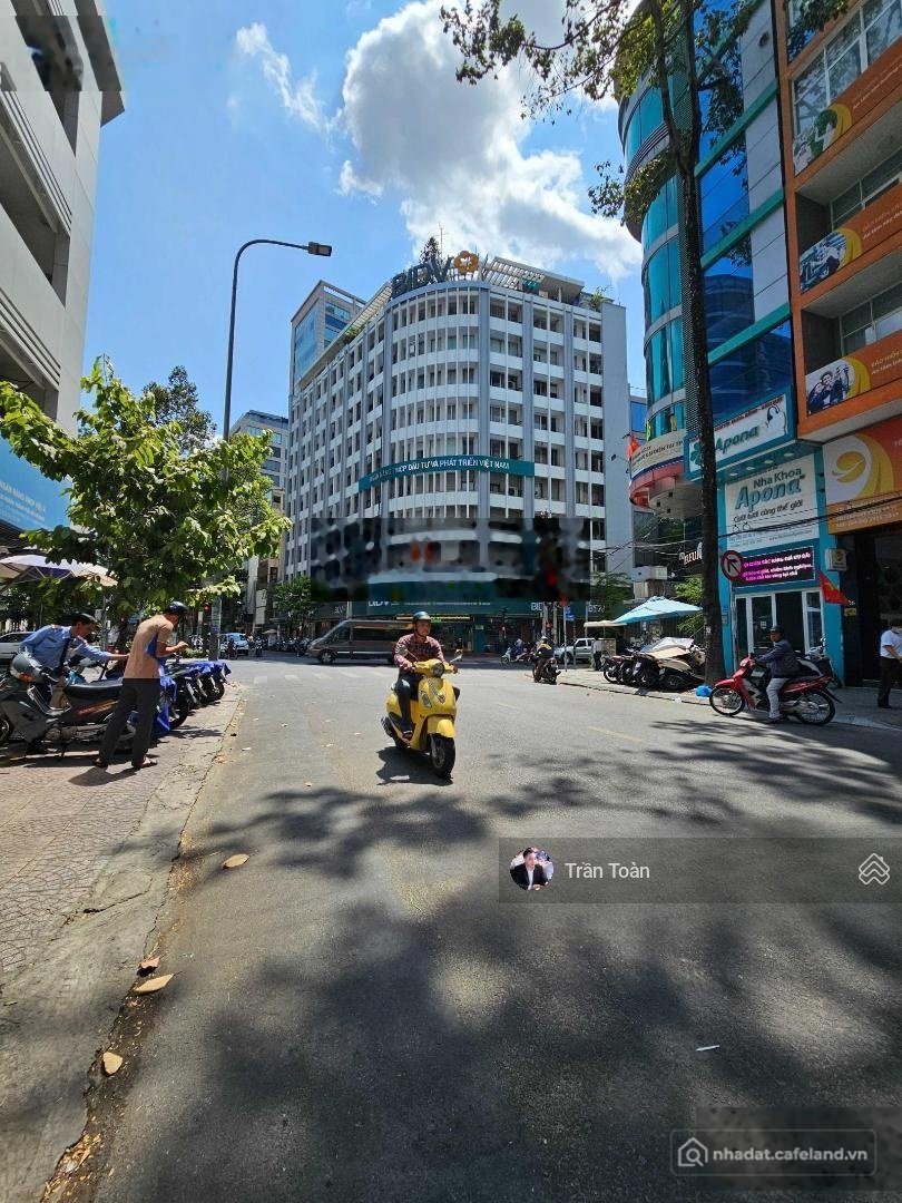 Bán nhà riêng: MT Nguyễn Thái Bình P. Nguyễn Thái Bình Q.1 - 19mx18m - 2 hầm + 1