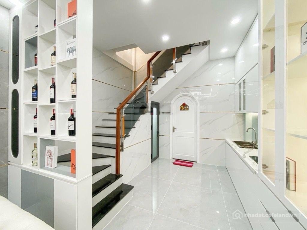 Bán nhà riêng: Siêu phẩm cực hiếm 48 m2, 3 mặt thoáng hẻm xe hơi khu trung tâm Q