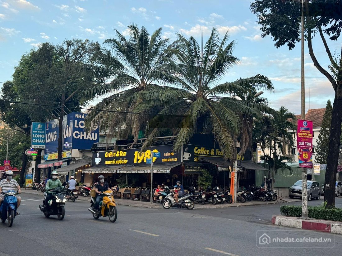 Bán nhà riêng: Góc 2MT - Bình Phú & đường Số 10 Quận 6 DT: 25m x 30m - 672m2 - g