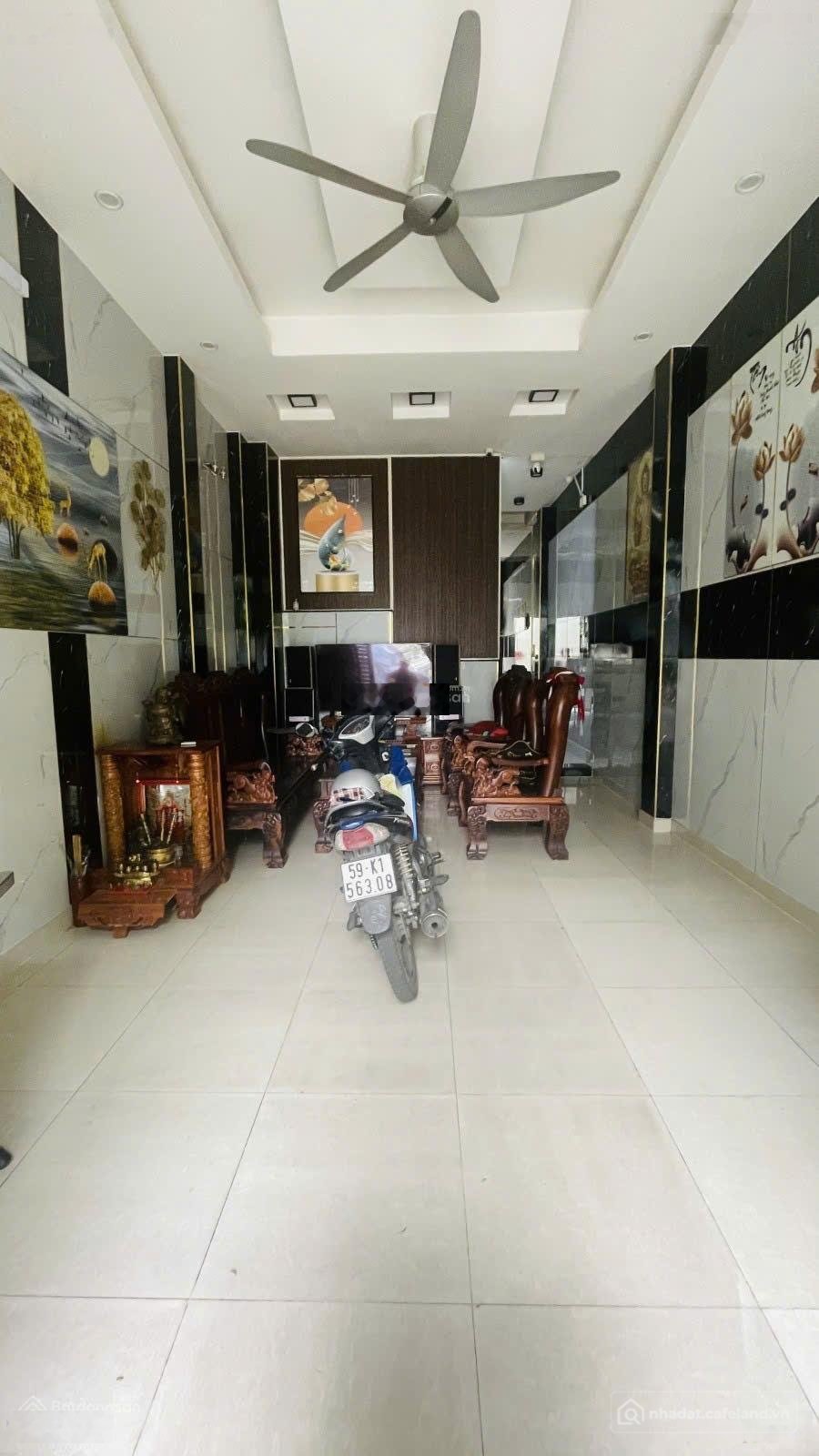 Bán nhà riêng: Bán nhà đẹp MT khu Bình Phú Q6 đối diện công viên, 4x16m 4 tầng c