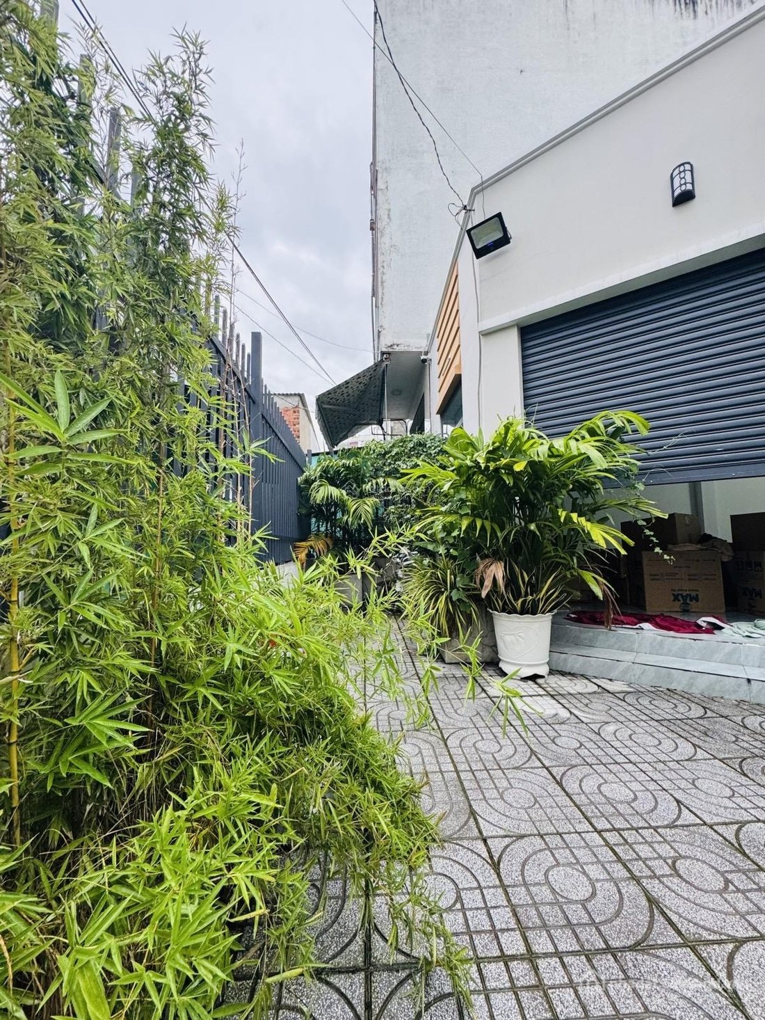 Bán nhà riêng: Chủ cần tiền bán gấp! Nhà vườn 101m2, ô tô đỗ cửa sát Aeon. Giá c