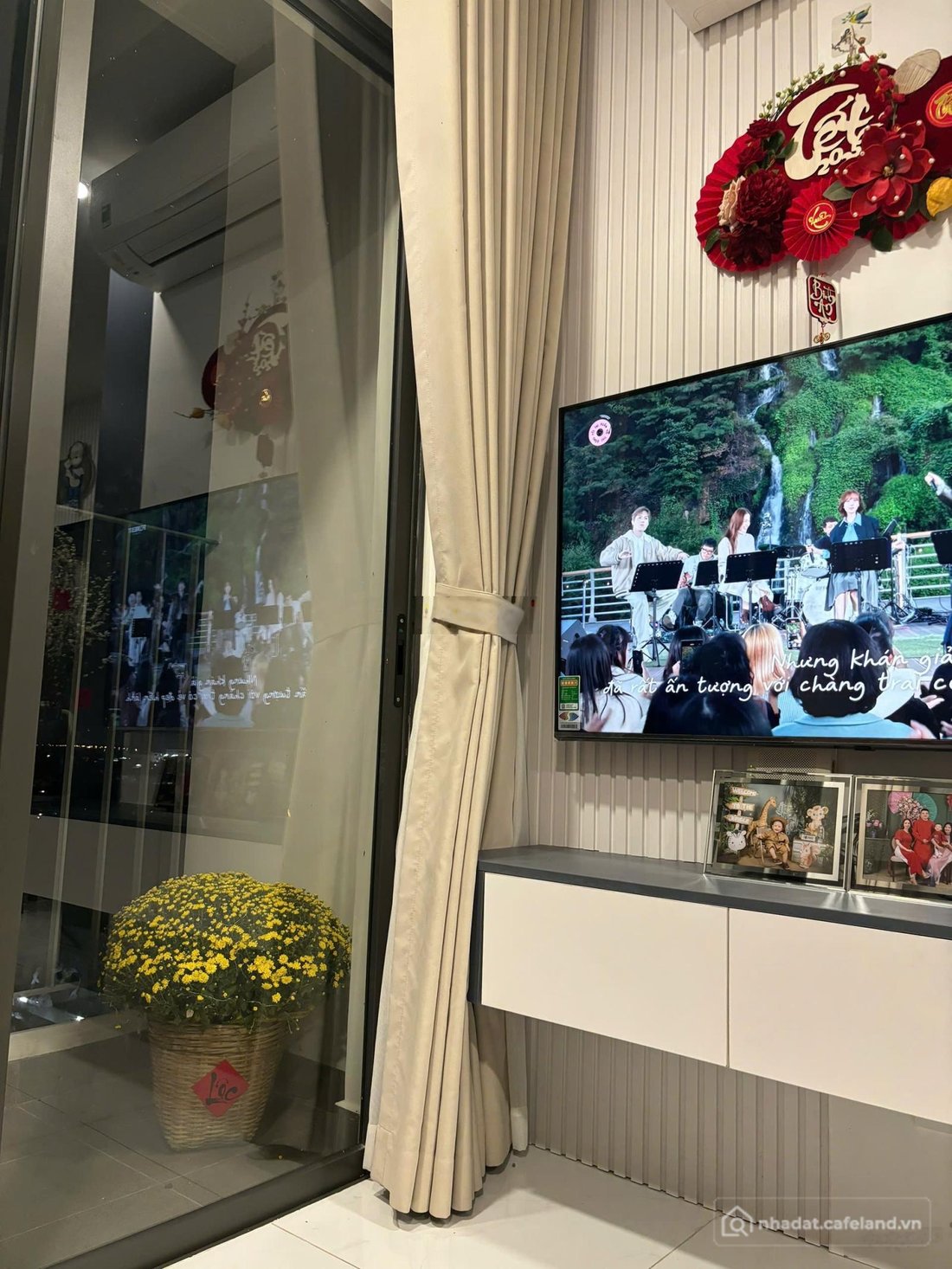 Bán căn hộ chung cư: Bán căn góc 2pn diện tích 62m2 full nội thất nhà mới đẹp , 