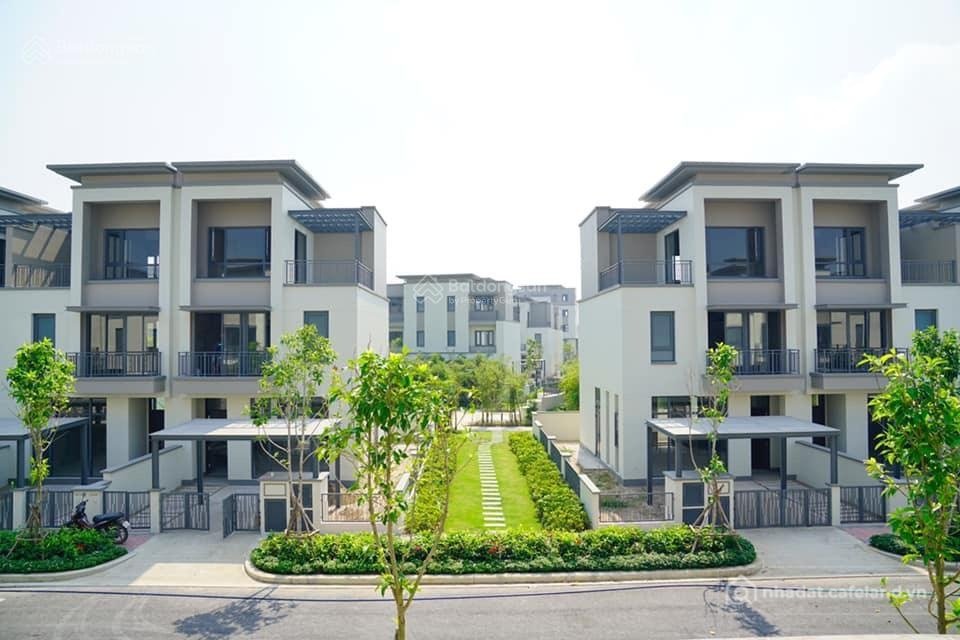 Bán biệt thự: Nhà phố SwanPark 1 trệt 2 lầu (đẹp như hình), vị trí thoáng mát cạ