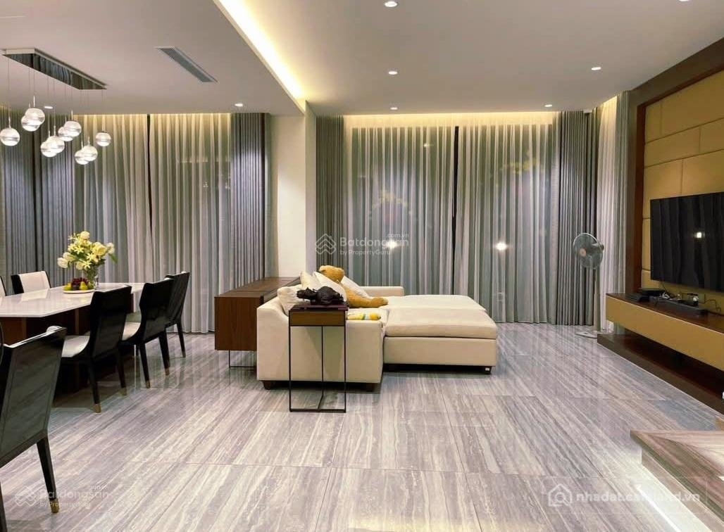 Bán biệt thự: Khu biệt thự Kiều Đàm, Quận 7, ngang 8m, 5 tầng đúc, full nội thất