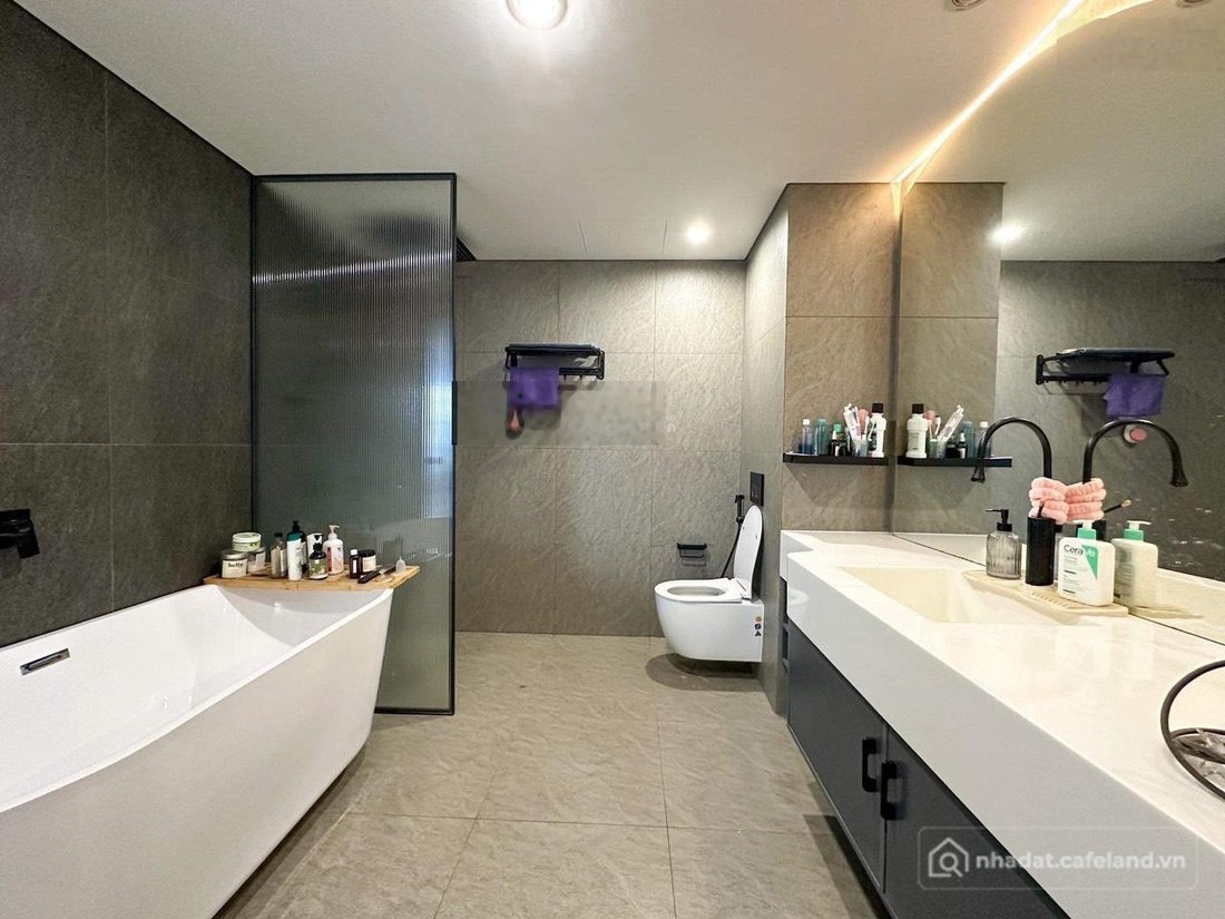 Bán căn hộ chung cư: Bán căn 3 ngủ tầng cao thoáng mát view hồ bơi đẹp nhất dự á