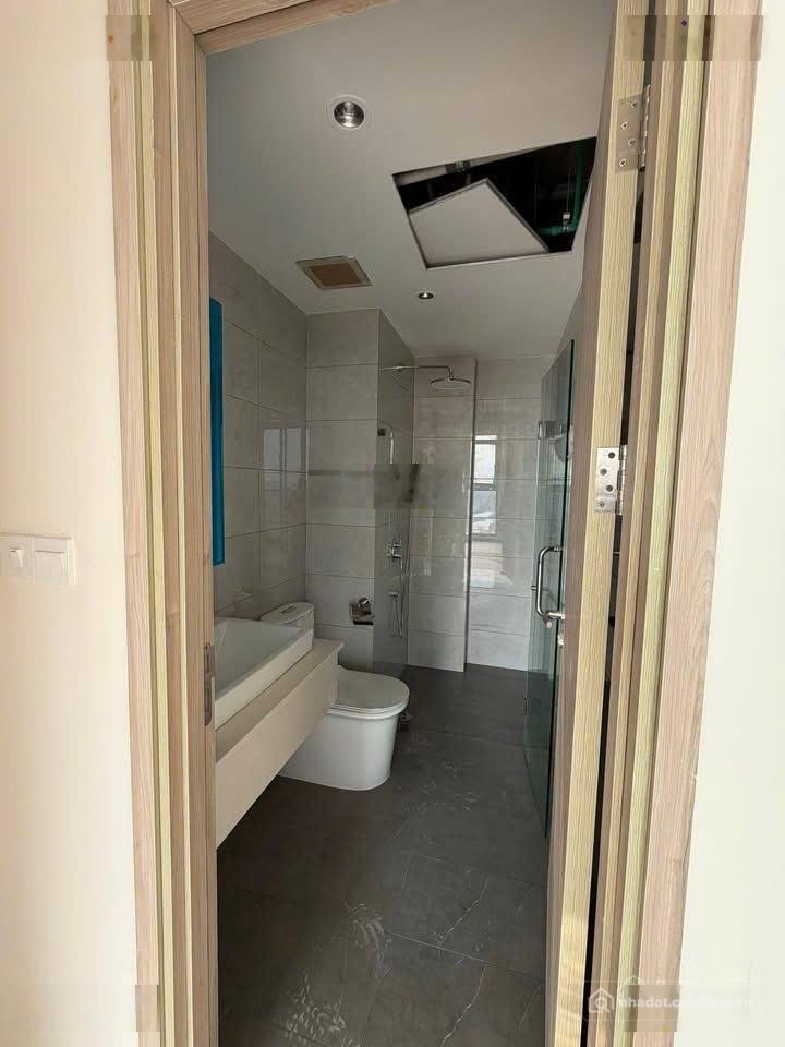 Bán căn hộ chung cư: Studio 31m2 em có giá chỉ từ 2,4-2,45 tỷ, view thoáng cho t