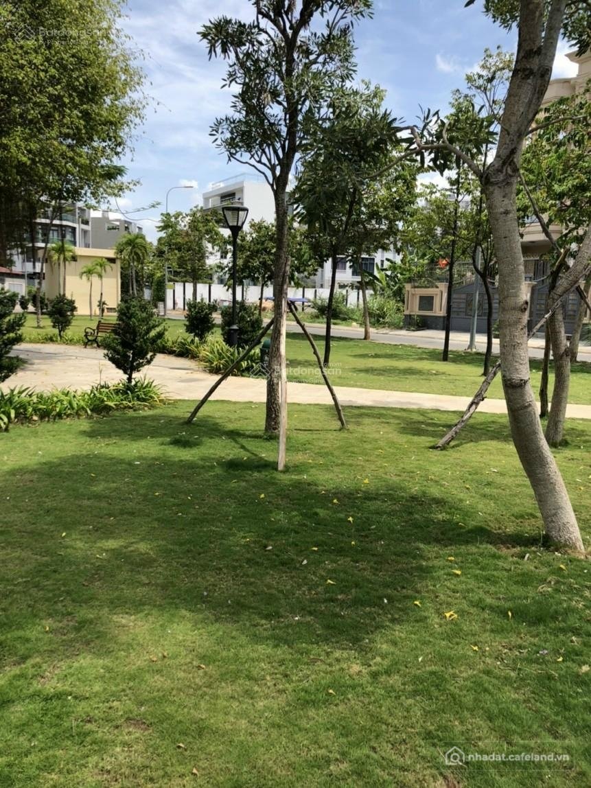 Bán đất thổ cư: Cần bán nền biệt thự đẹp khu Đại Phúc 240m, vị trí thoáng đẹp gi