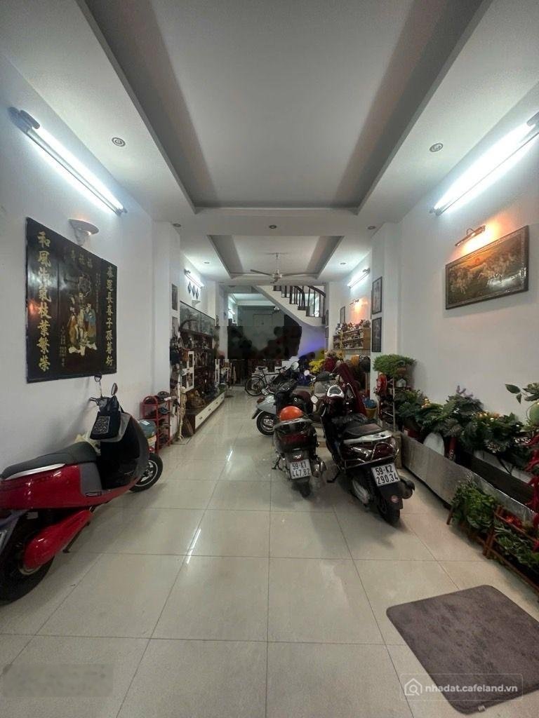 Bán nhà riêng: Giá : 14 tỷ 900 ( tl ) mt đường số 9 khu bình phú - 4 tầng ( 80m2