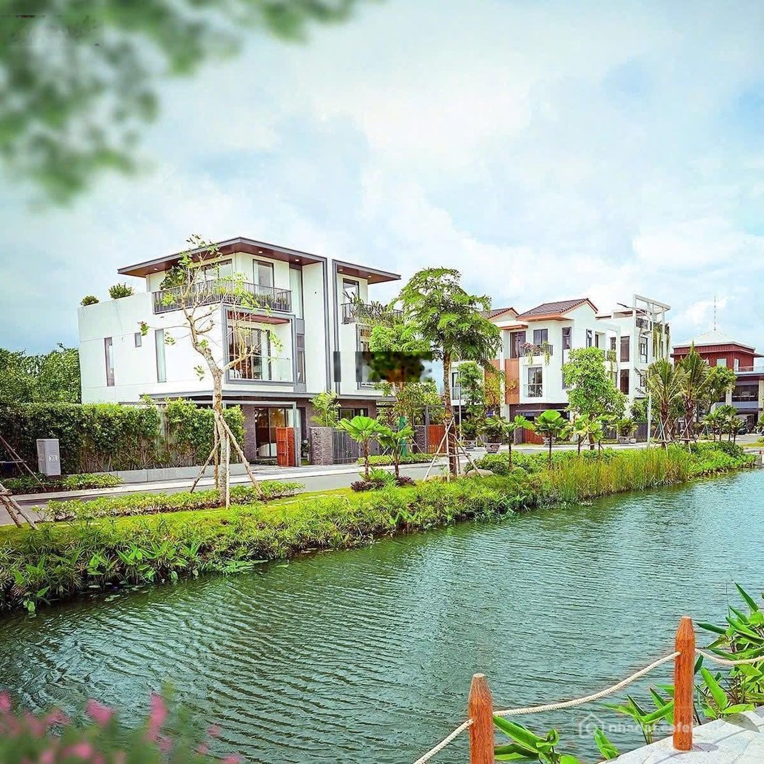 Bán biệt thự: Chỉ cần 595 triệu sở hữu căn nhà phố la home 1 trêt 2 lầu, không c