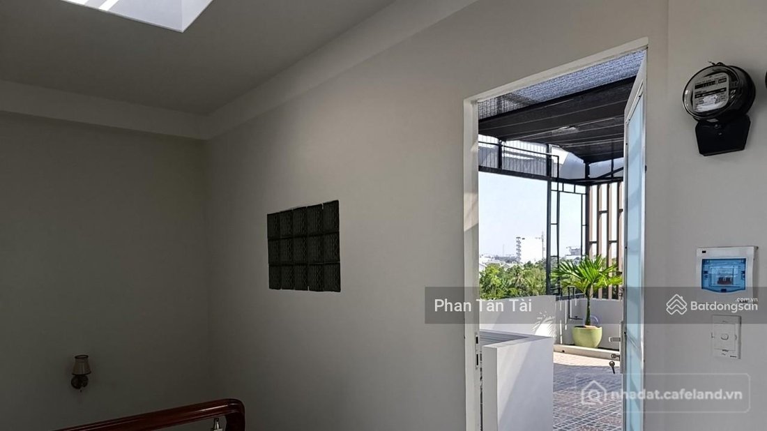 Bán nhà riêng: Bán 8 tỷ nhà 4 tầng 14 phòng cao cấp ở góc Bà Thau - Nguyễn Cửu P