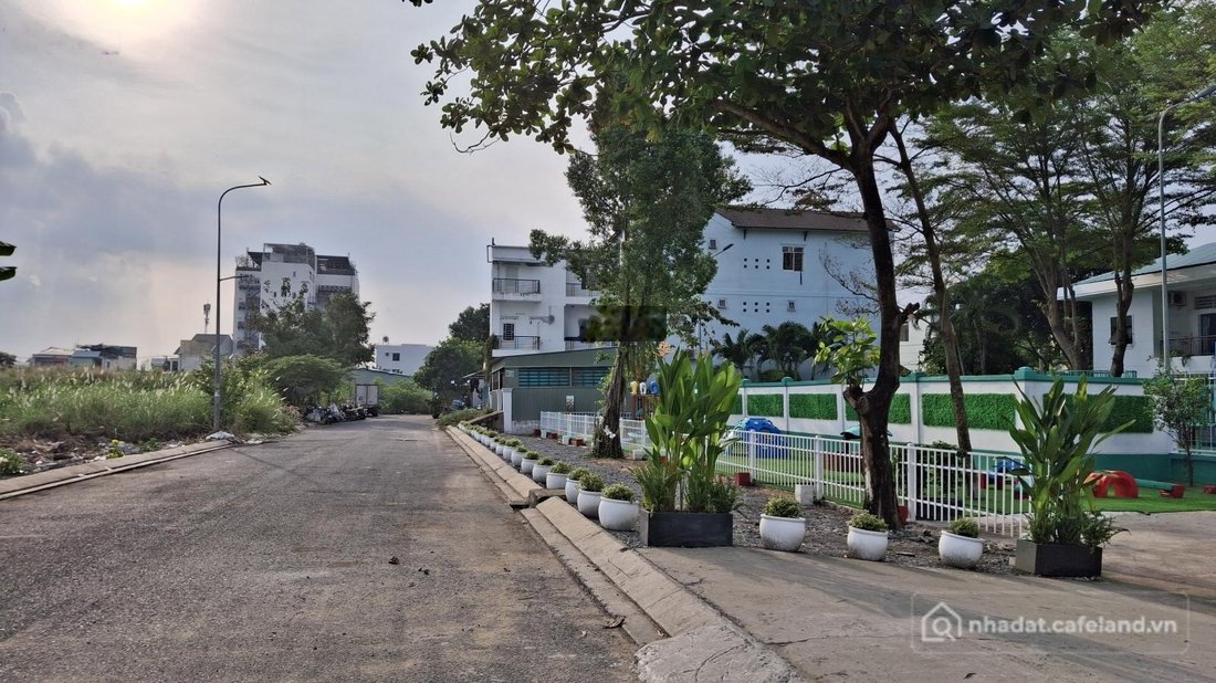Bán nhà riêng: Bán nhà phố Làng Đại Học - Nhà Bè đang có thu nhập 40tr/tháng