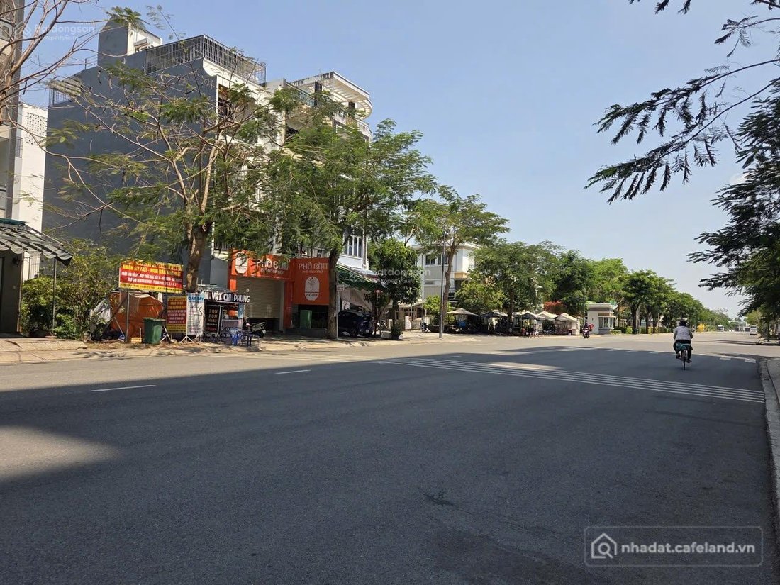 Bán đất thổ cư: Bán đất đối diện chung cư LOVERA VISTA, 6 tỷ, 100m2, mặt tiền 12