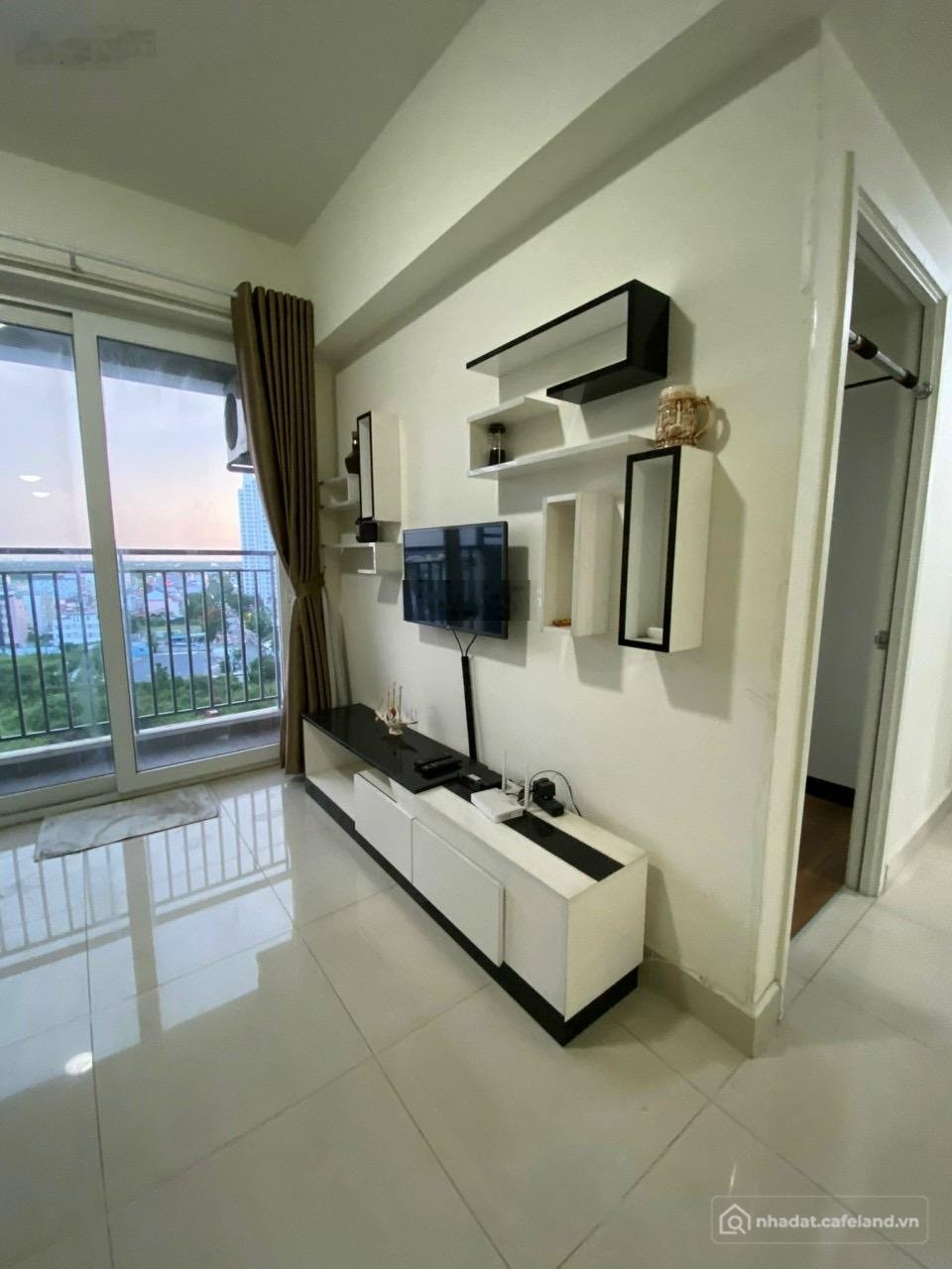 Bán căn hộ chung cư: Bán CC 3PN, 2WC, 106m2 view hồ bơi tại The Park Residence, 