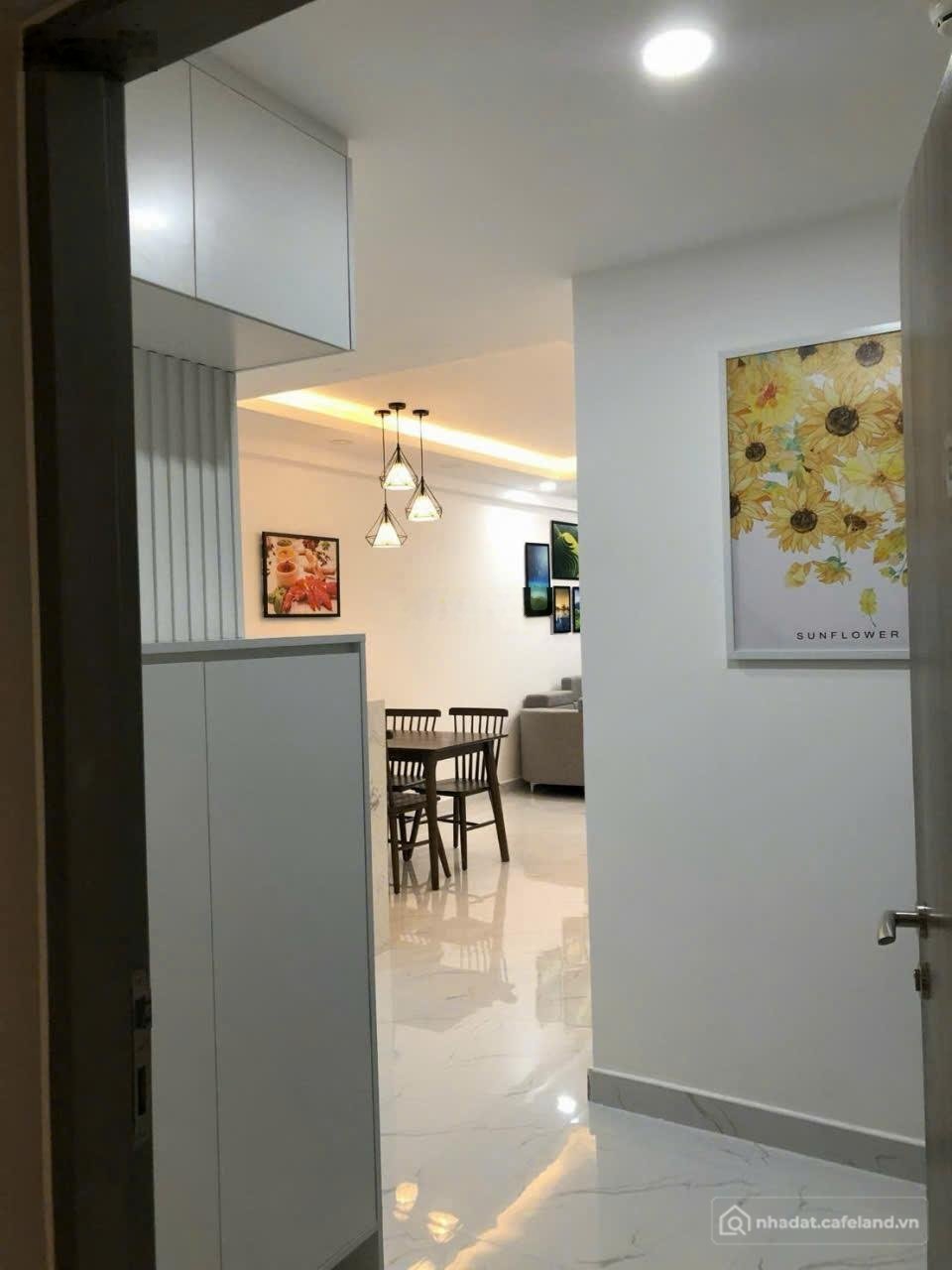 Bán căn hộ chung cư: Bán căn hộ 2PN 2WC Saigon South 71m2 giá 6,5 tỷ.Liên hệ: 09