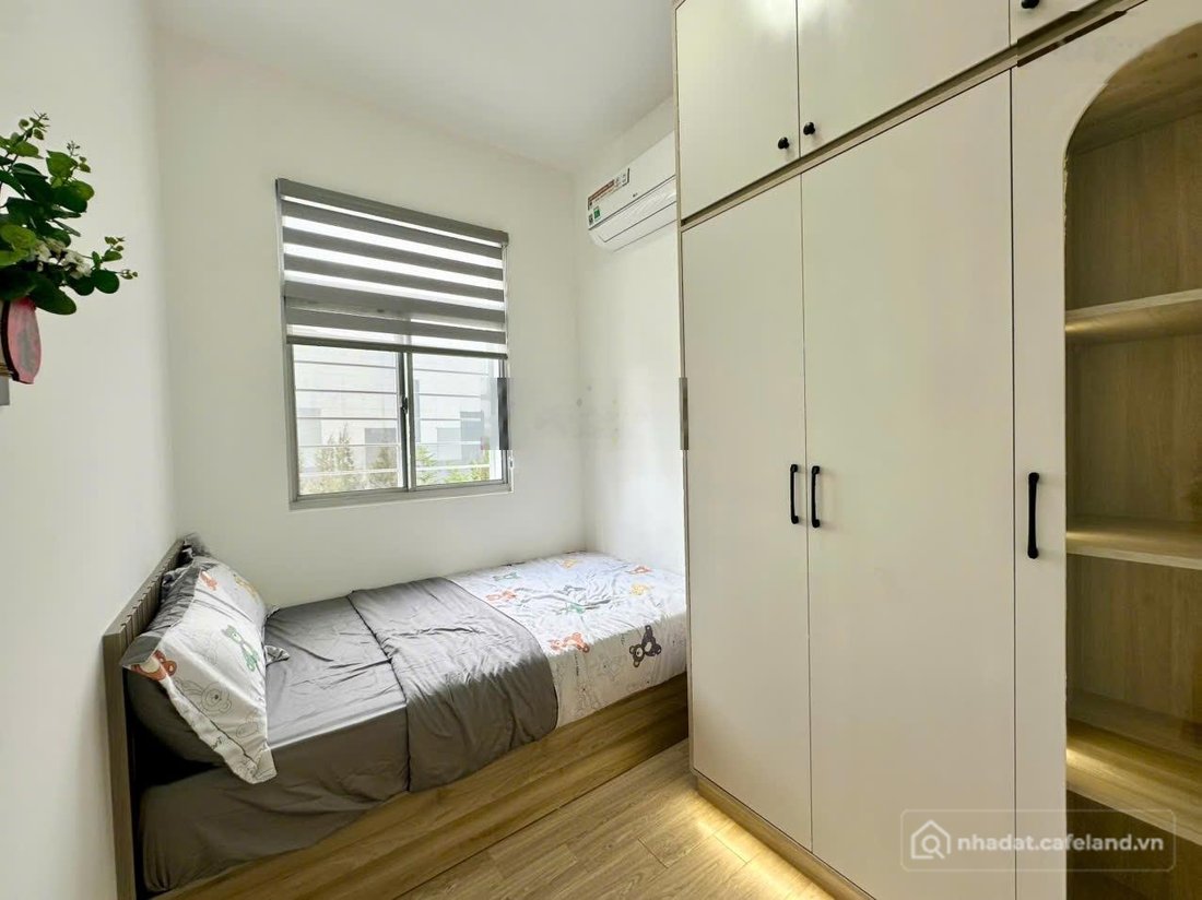 Bán căn hộ chung cư: Bán gấp trong tuần căn góc Sky Garden 1, 3PN, view vivo. Gi