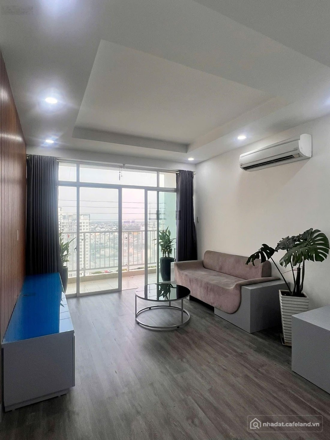 Bán căn hộ chung cư: Bán căn hộ 3 phòng ngủ 94.6m2, ban công thoáng mát