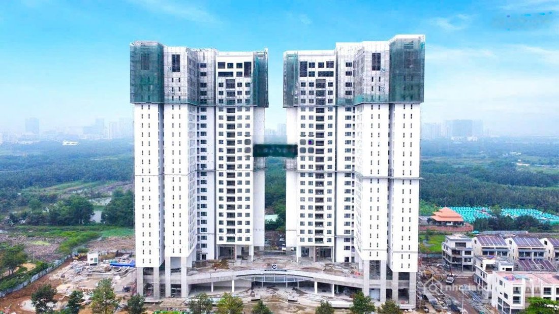 Bán căn hộ chung cư: Bán căn 2PN2WC lầu trung view hồ bơi, đẹp, yên tĩnh ở Essen