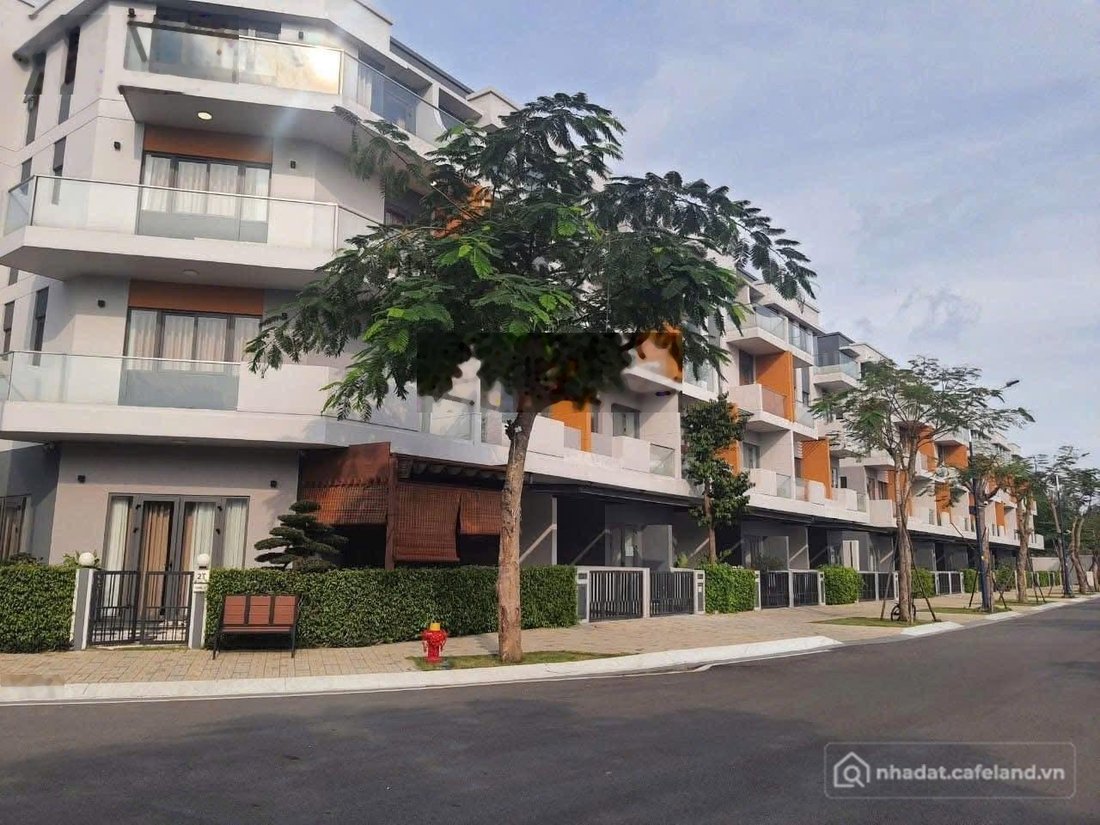 Bán biệt thự: Bán căn Lovera Premier hoàn thiện nội thất giá 8,8tỷ