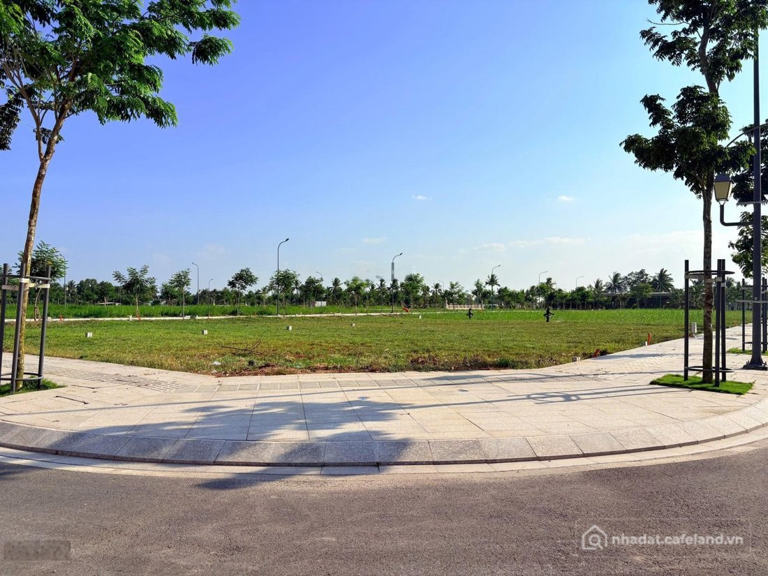 Bán đất thổ cư: Bán đất chính chủ 100 m2 có sổ hồng