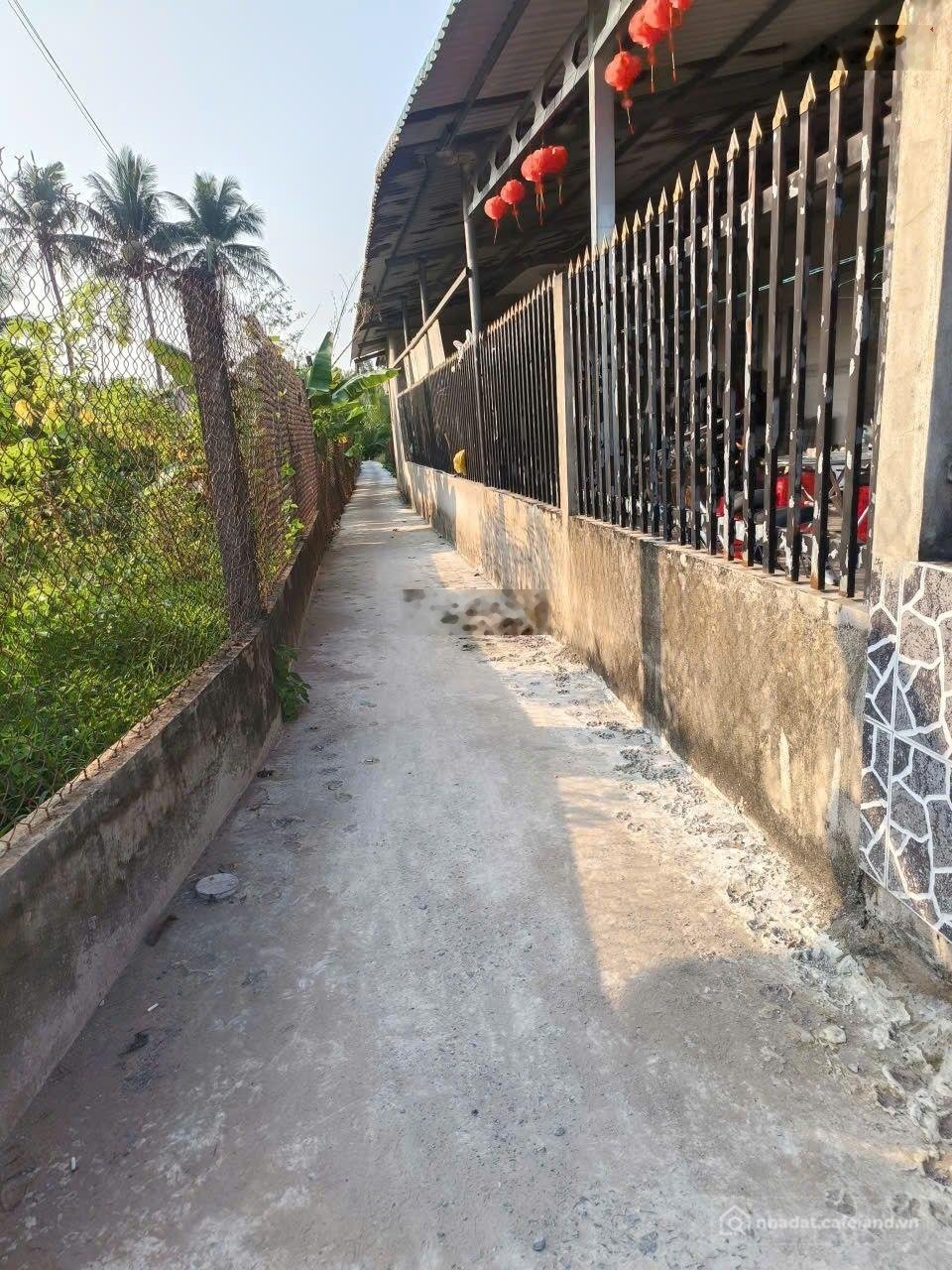 Bán đất thổ cư: Bán 180m2 thổ chỉ 500tr, Nhựt Chánh, Long An