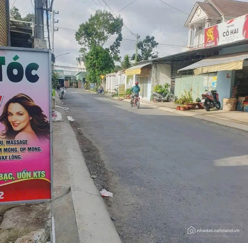 Bán đất thổ cư: Chào mừng quý vị đến với siêu phẩm nhà mặt tiền lộ nhựa Phú Hưng