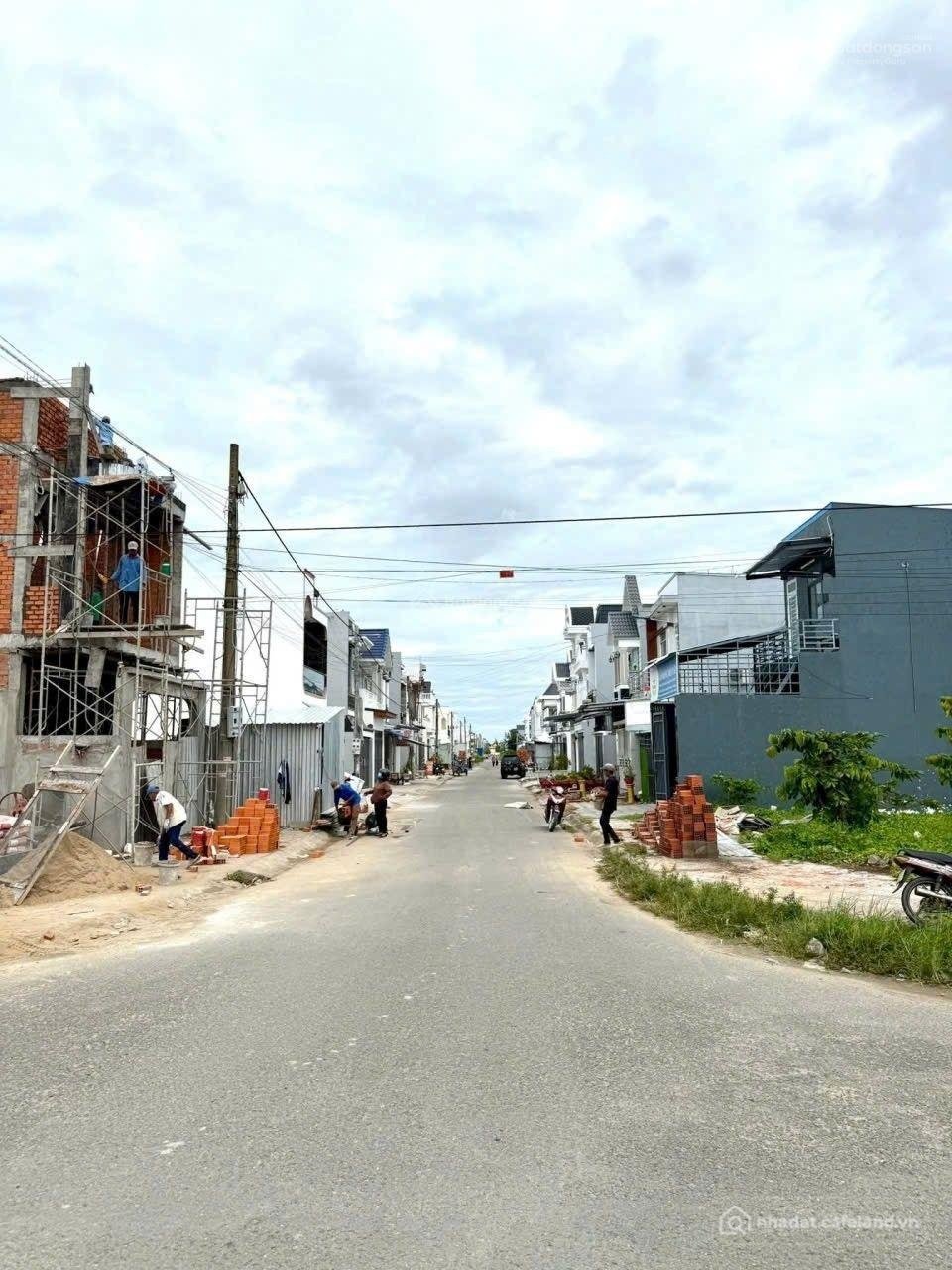 Bán nhà riêng: Nhà 2,7 tỷ 3 pn mặt tiền đường 7a, khu minh linh, p. thanh đức, v