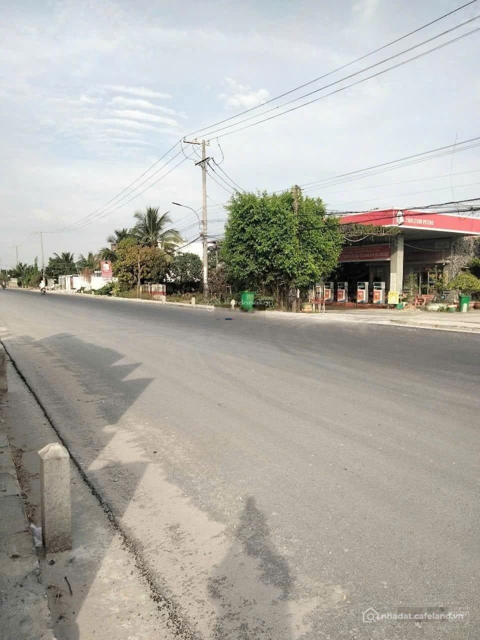 Bán kho, nhà xưởng: Chuyển nhượng hệ sinh thái vận tải & cây xăng Cây xăng DT 25