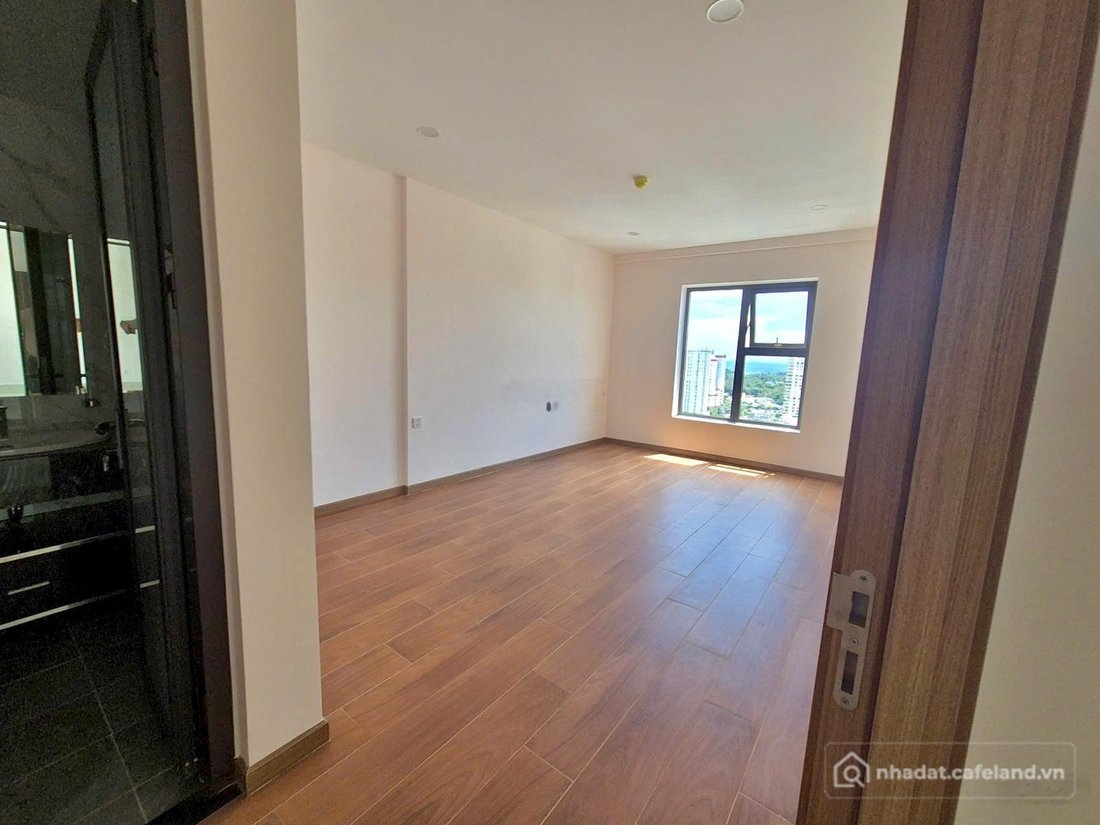 Bán căn hộ chung cư: Bán GẤP căn 2PN2WC Vung Tau Centre Point - 84m2 - tầng cao 