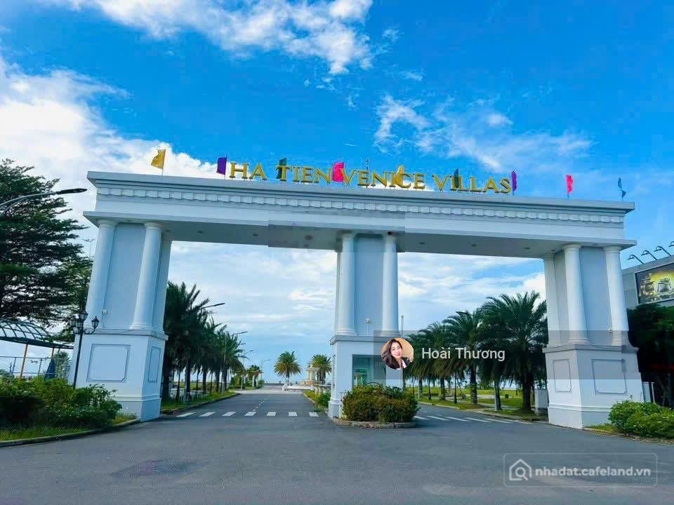 Bán đất thổ cư: Một nền góc duy nhất mặt tiền đường Số 6, Võ Văn Kiệt, 605m2 giá
