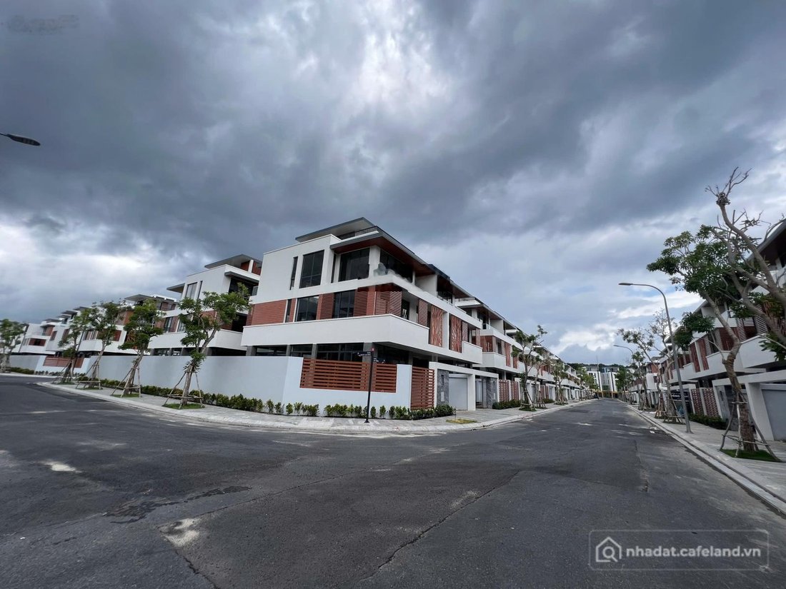 Bán nhà phố dự án: Bán nhanh shophouse sỡ hữu vĩnh viễn tại Meyhomes Phú Quốc. S
