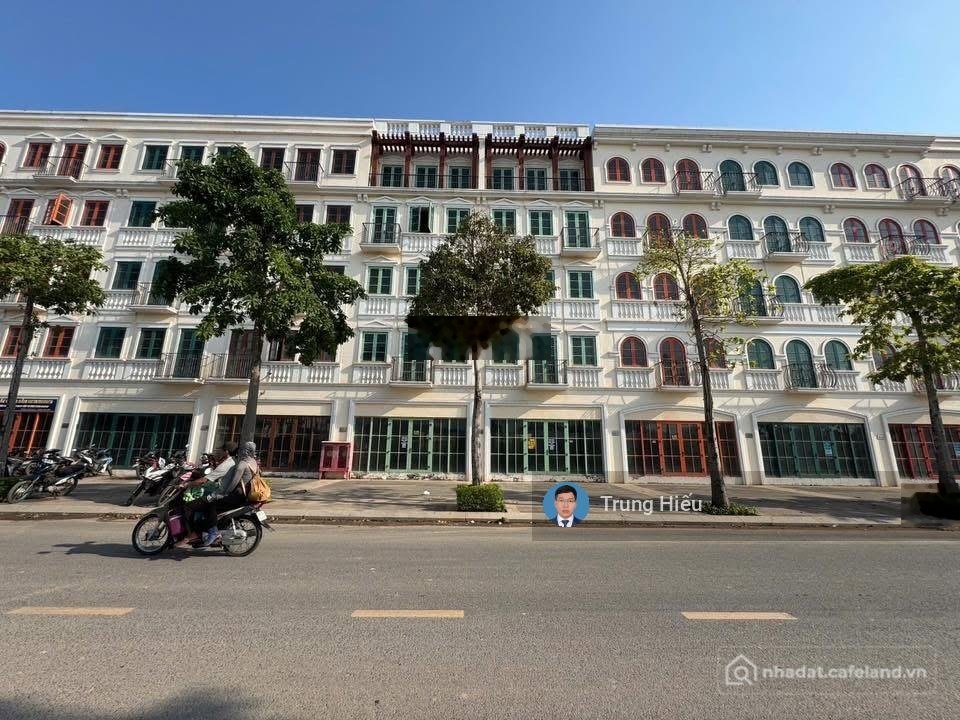 Bán biệt thự: Cần bán nhà liền kề Sun Grand City New An Thới trục đường lớn L3 r