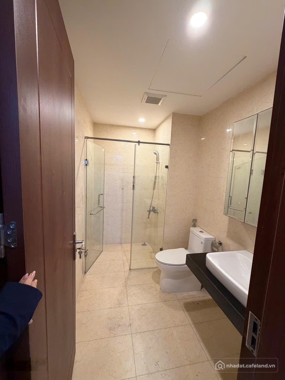 Căn hộ chung cư: Cho thuê CC 3PN, 2WC, 107m2 tại HPC Landmark 105, La Khê, Hà Đô