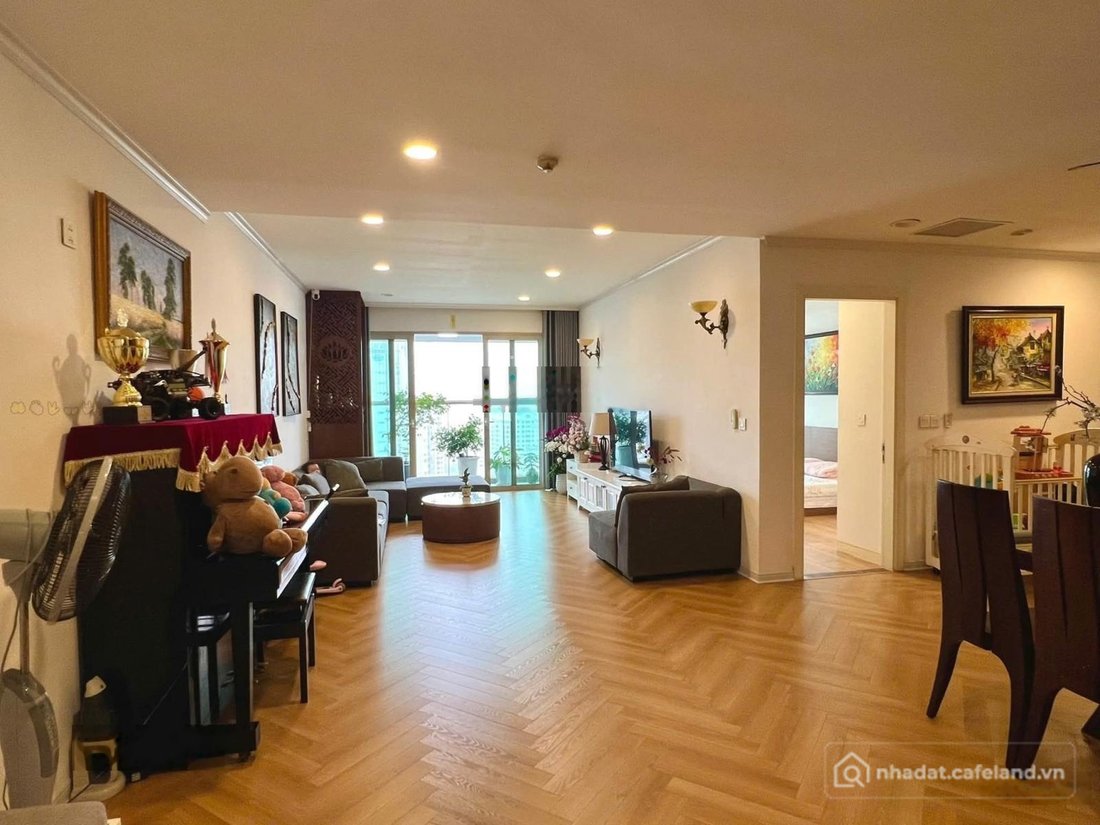 Căn hộ chung cư: Cho thuê CC THE PARK HOME - CẦU GIẤY Dt 154m. 4N.2V giá 28tr/th