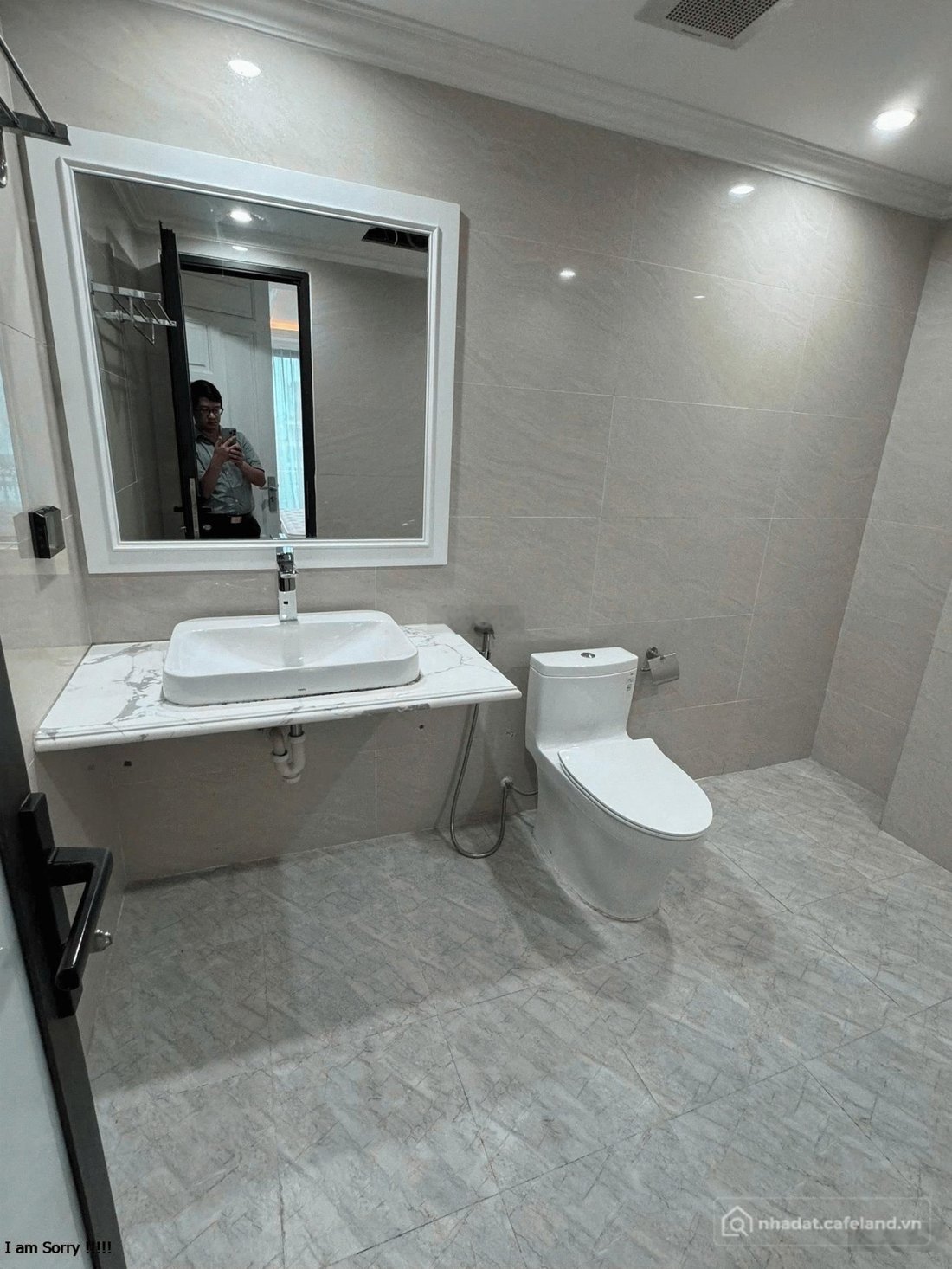 Văn phòng: Cho thuê sàn văn phòng phố Tuệ Tĩnh: DT 50m2, thang máy, hầm để xe, ô