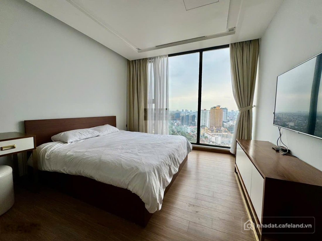 Căn hộ chung cư: Chính chủ cho thuê CC lầu cao 4PN 3WC Vinhomes Metropolis Liễu 