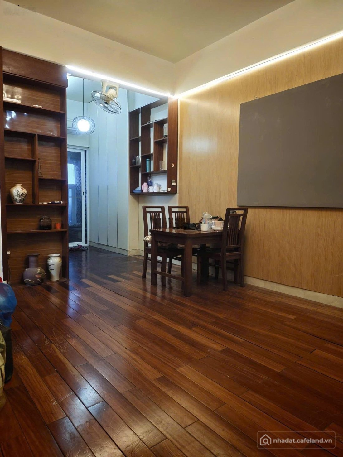 Căn hộ chung cư: Chính chủ cần cho thuê căn hộ chung cư 2PN tòa Gemek Tower (Gem