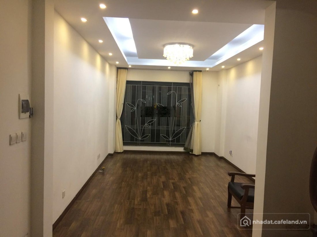 Nhà riêng: Cho Thuê Căn Nhà 5 Tầng Đường Đồng Me, Mễ Trì, Gần Golden Palace, Ô T