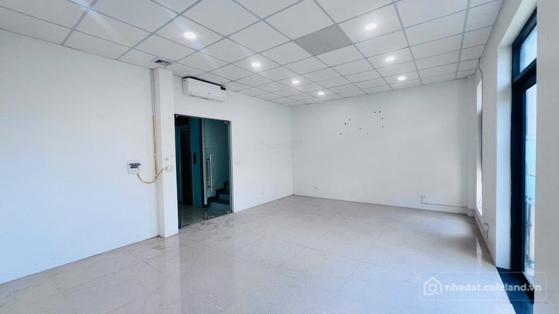 Văn phòng: Cho thuê văn phòng đầy đủ tiện ích tại Him Lam Vạn Phúc