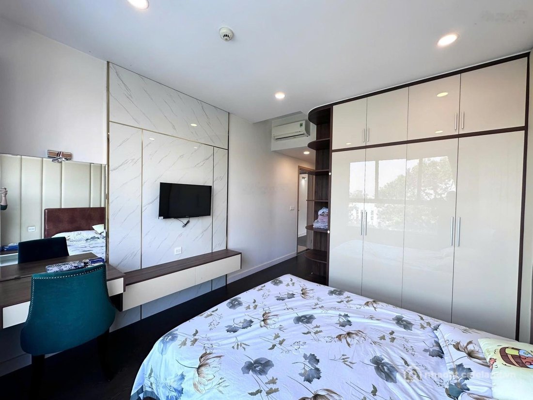 Căn hộ chung cư: Cho thuê căn góc 120m2 22 triệu 3 phòng Orchard Parkview Novala