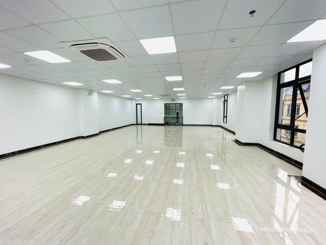 Văn phòng: Sàn văn phòng 100m2 lầu 3 giá thuê 18tr/ tháng - Cửu Long, P.2, Tân B