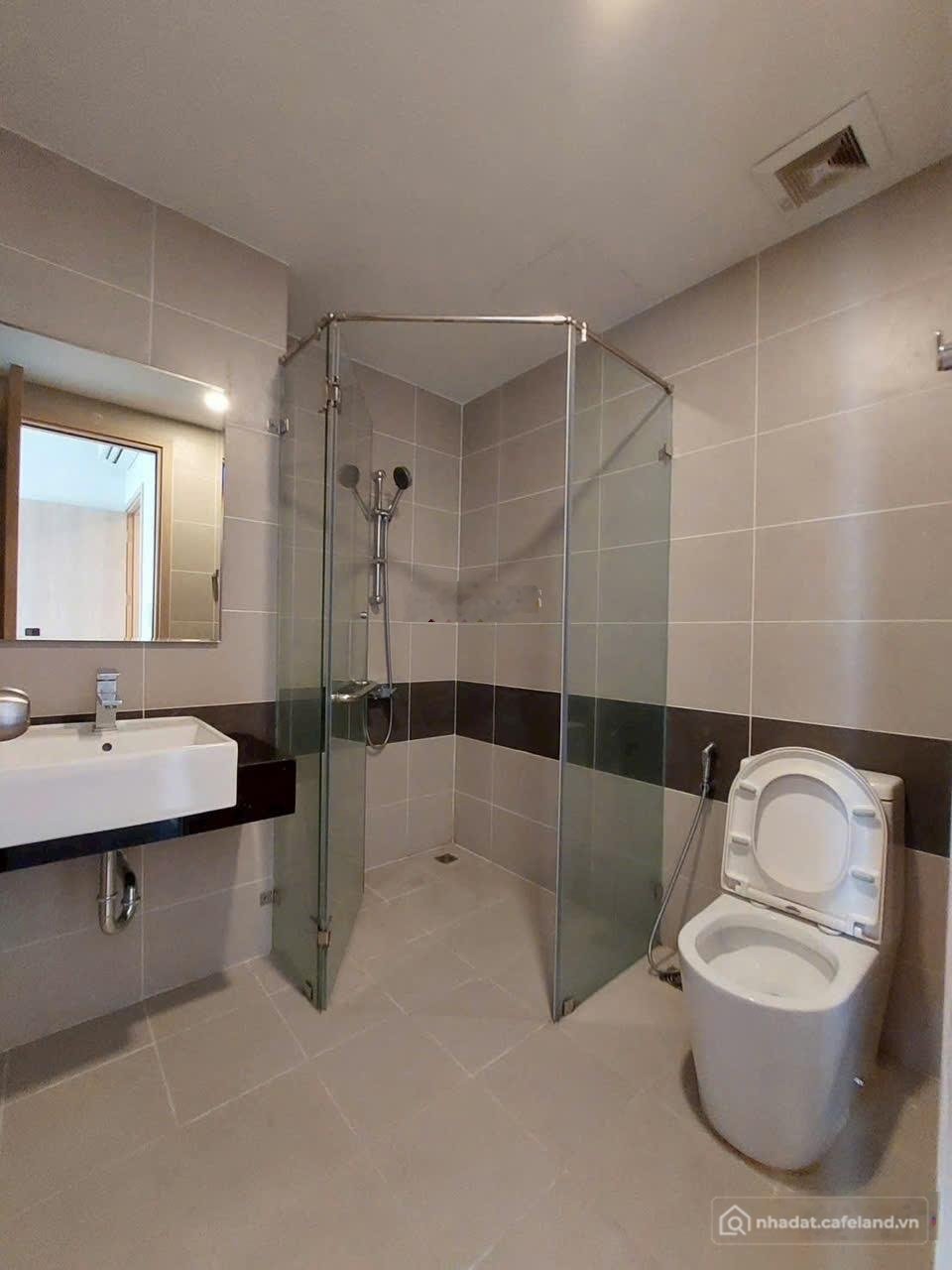 Căn hộ chung cư: Cho thuê 3pn chỉ 18tr nội thất cơ bản tòa orchard parkview - că