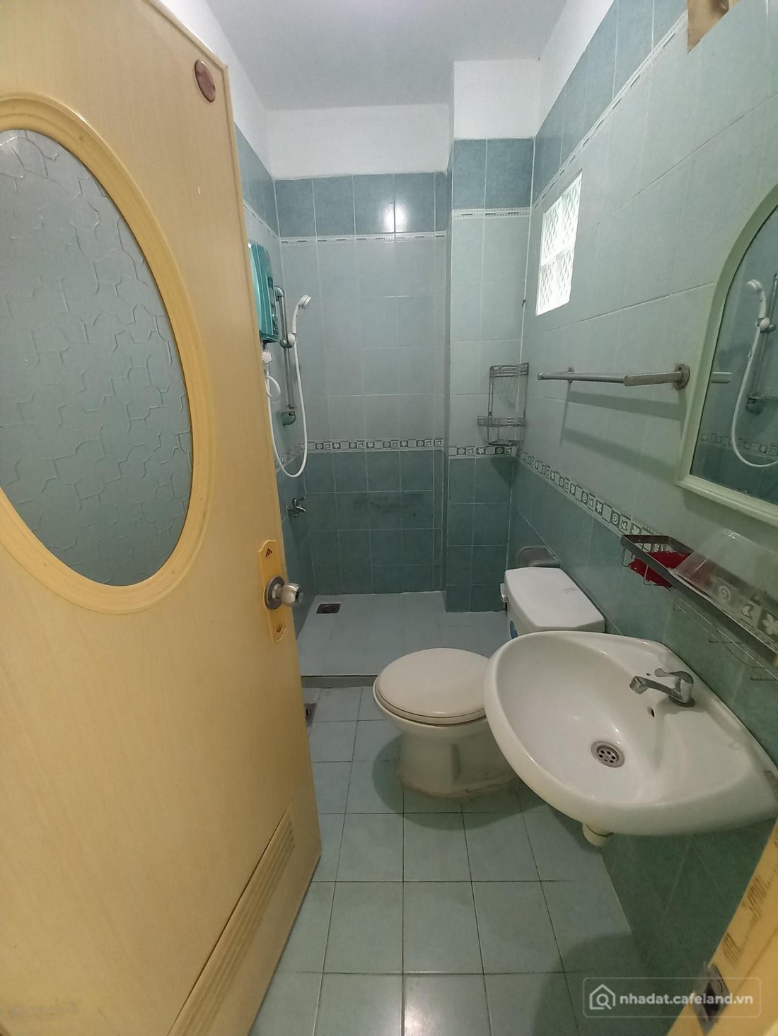 Nhà riêng: Đang cần cho thuê căn nhà 1 trệt 1 lửng 2 lầu hẻm xe hơi đường Tân Cả