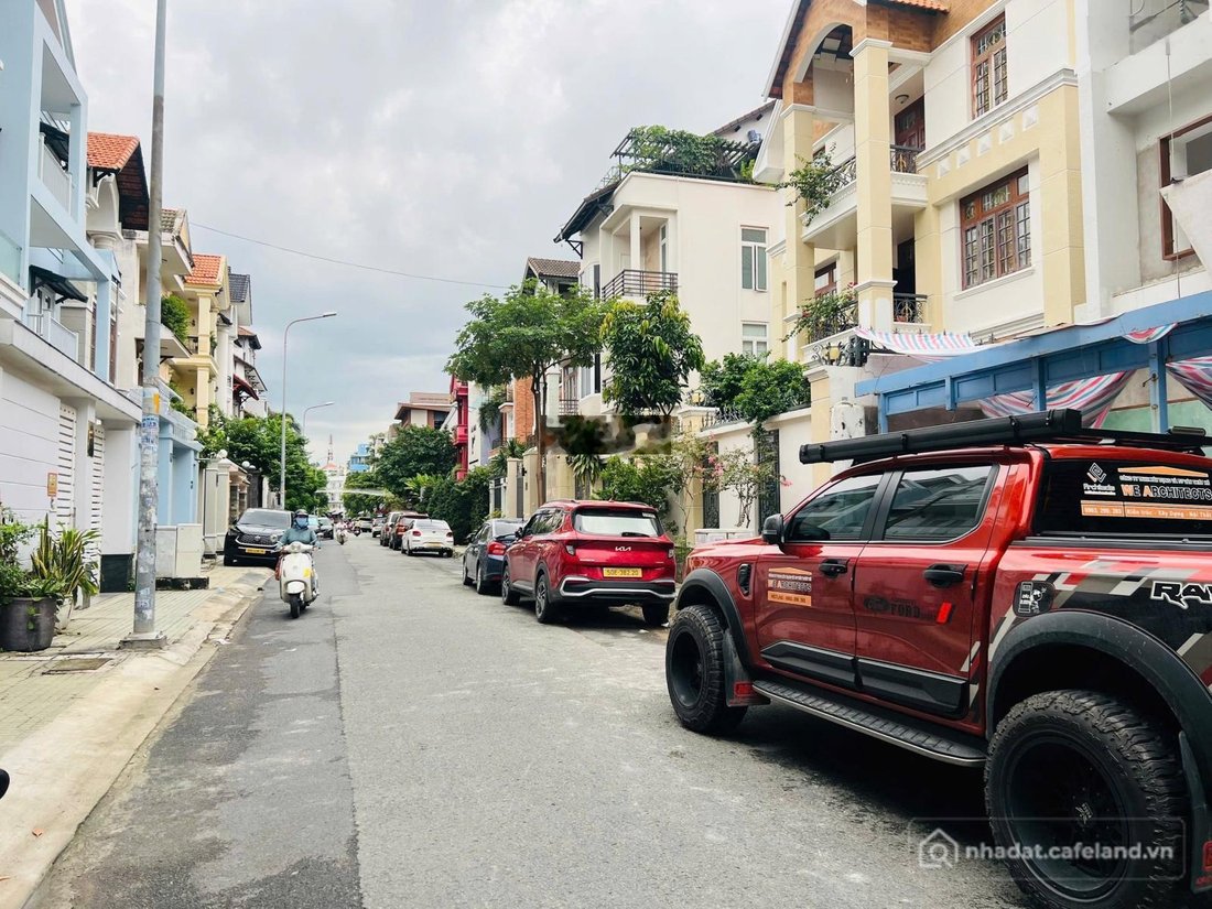 Nhà riêng: Chính Chủ Cho Thuê BT Hoa Đào 8x16 3L 5pn 5wc Ful NT Giá 75tr KDC An 