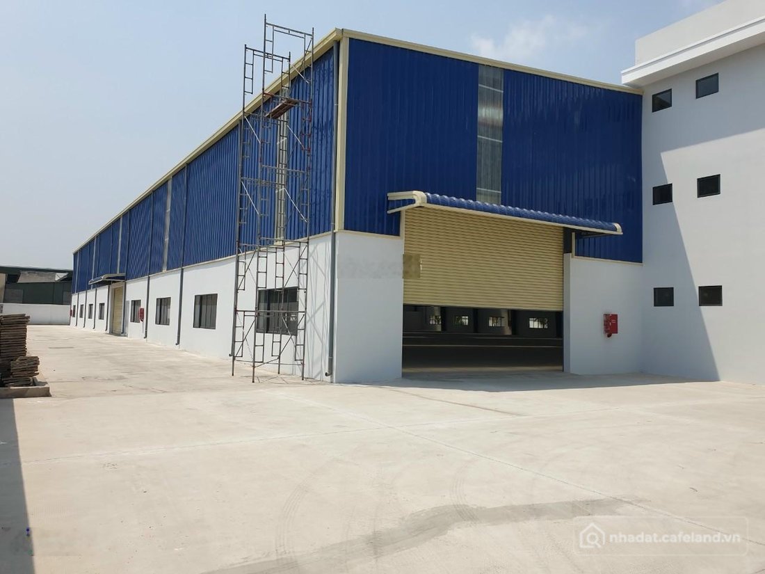 Nhà kho - Xưởng: Nhà xưởng cho thuê nằm huyện Đức Hòa, tỉnh Long An, DT: 4000m2 