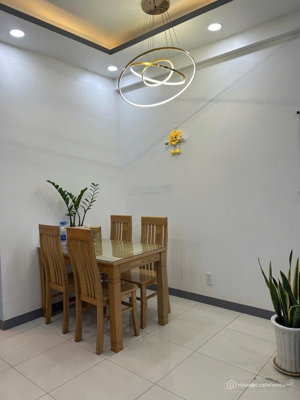 Căn hộ chung cư: Cho thuê căn hộ Imperial Place 2PN full nội thất 7.5 triệu