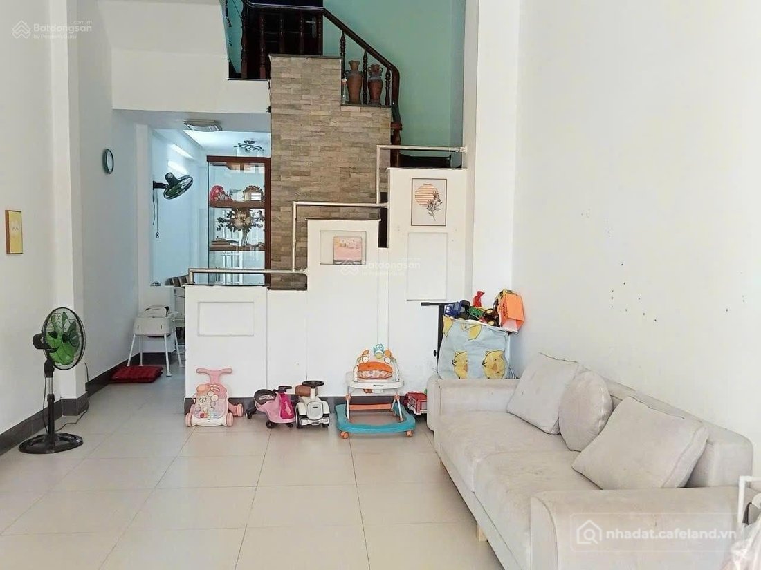 Nhà riêng: Cho thuê nhà 1 trệt 2 lầu 3PN 3WC 4x20m hẻm xe hơi 588 Huỳnh Tấn Phát