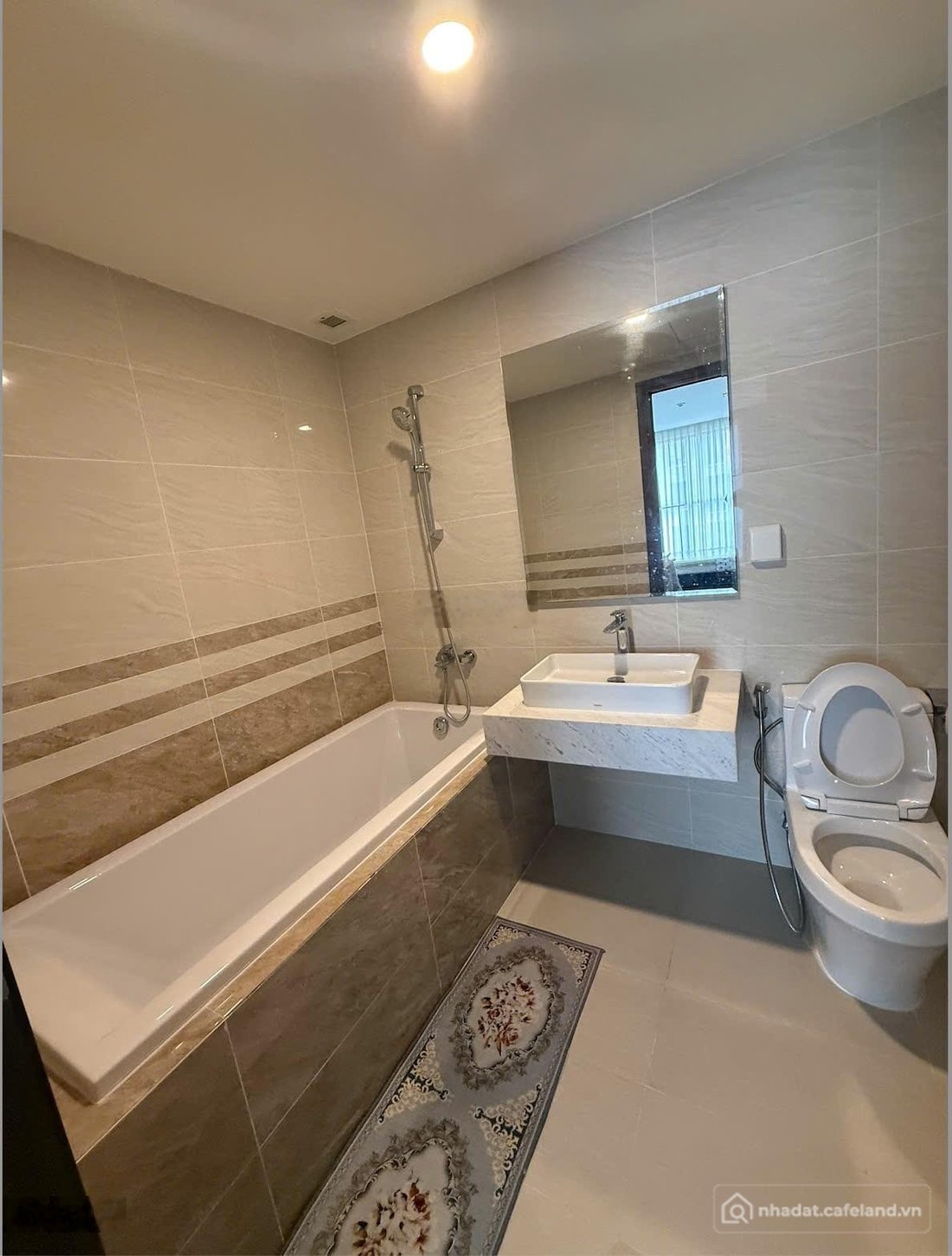 Căn hộ chung cư: Cần cho thuê căn hộ C/c Sài Gòn Royal Bến Vân Đồn P12 Q4 DT 82m