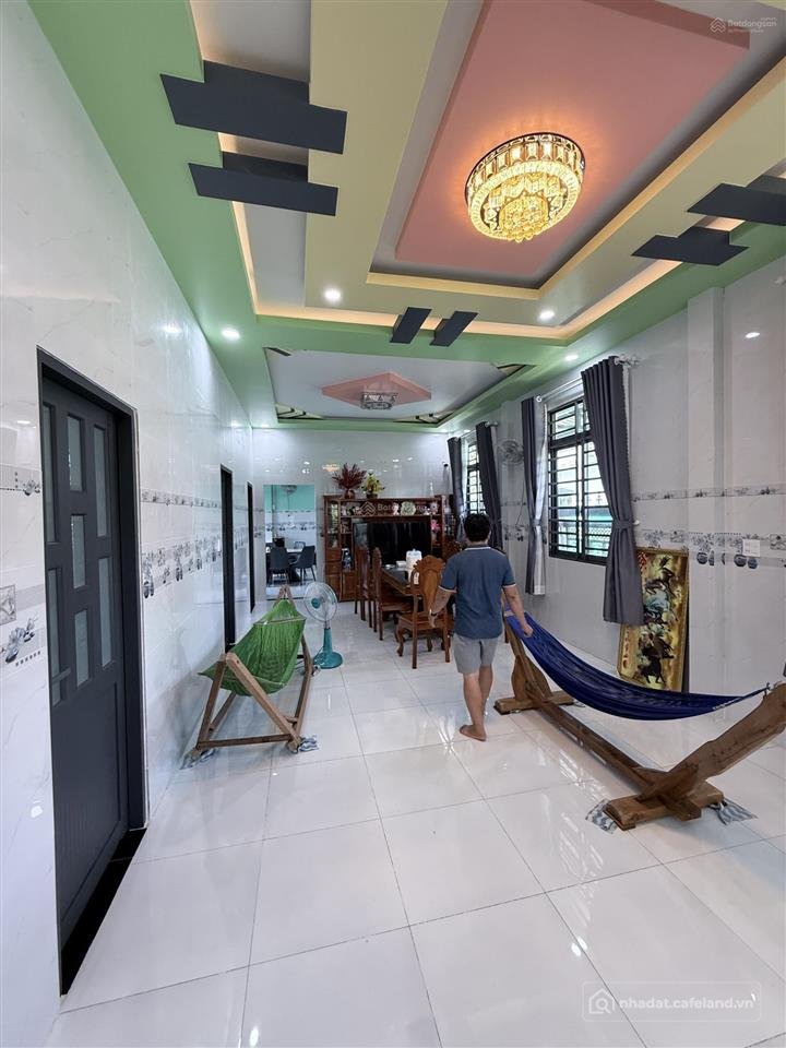 Bán nhà riêng: Bán nhà đầy đủ nội thất 8x27m gần chợ định trung, bình đại giá 1.